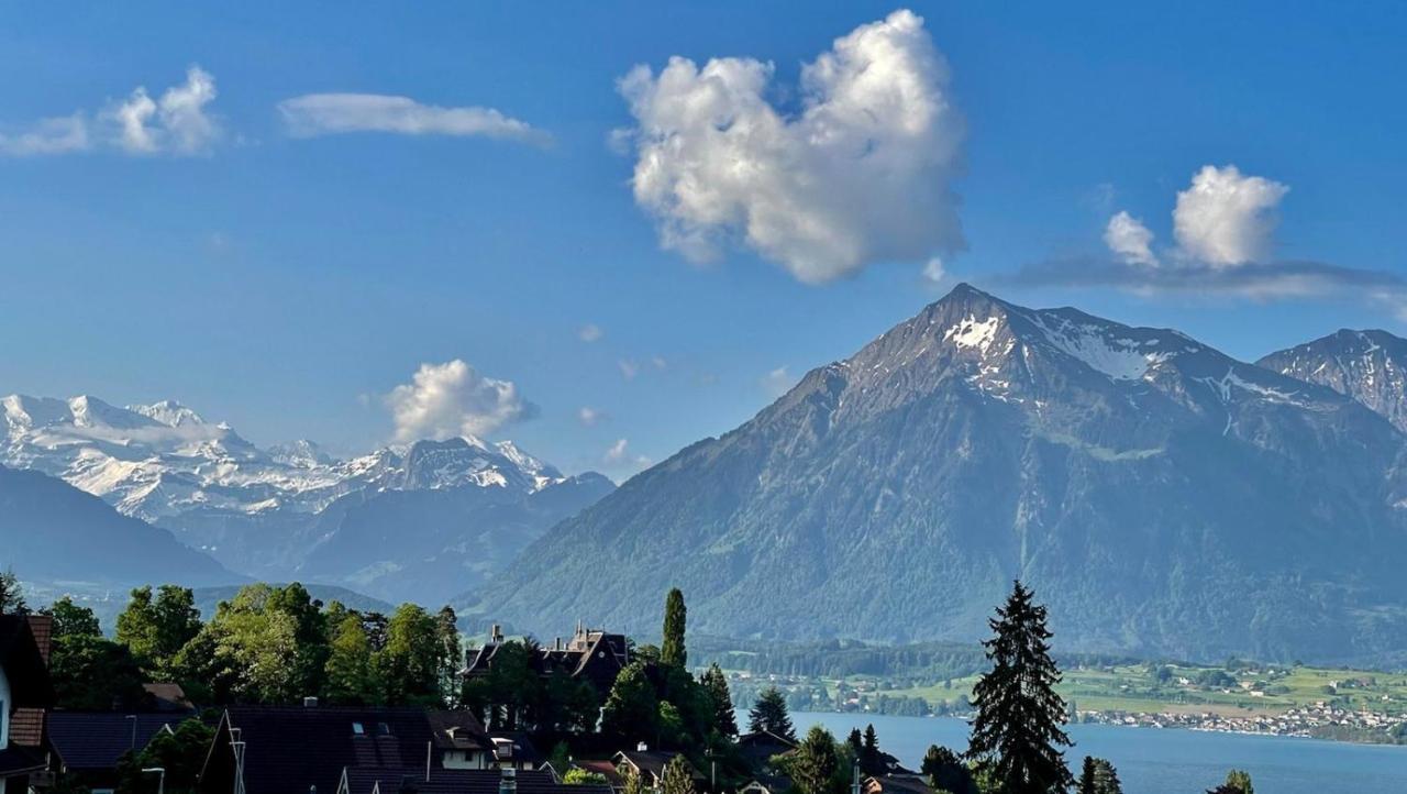 Schoene Ferienwohnung Mit Seeblick Thun Exteriör bild