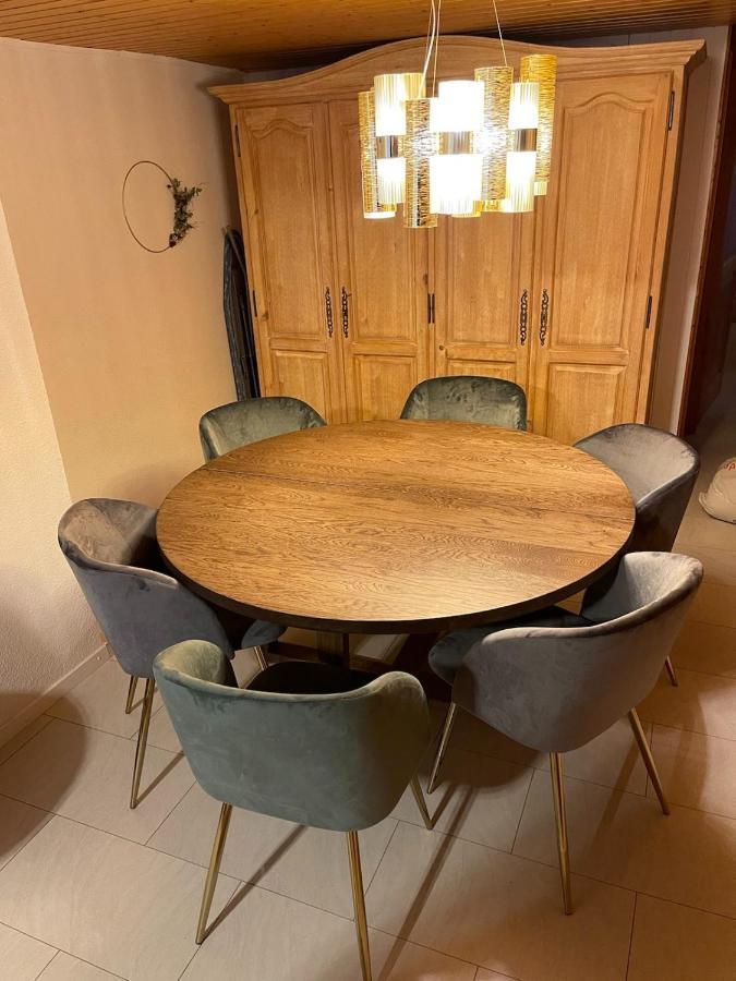 Schoene Ferienwohnung Mit Seeblick Thun Exteriör bild
