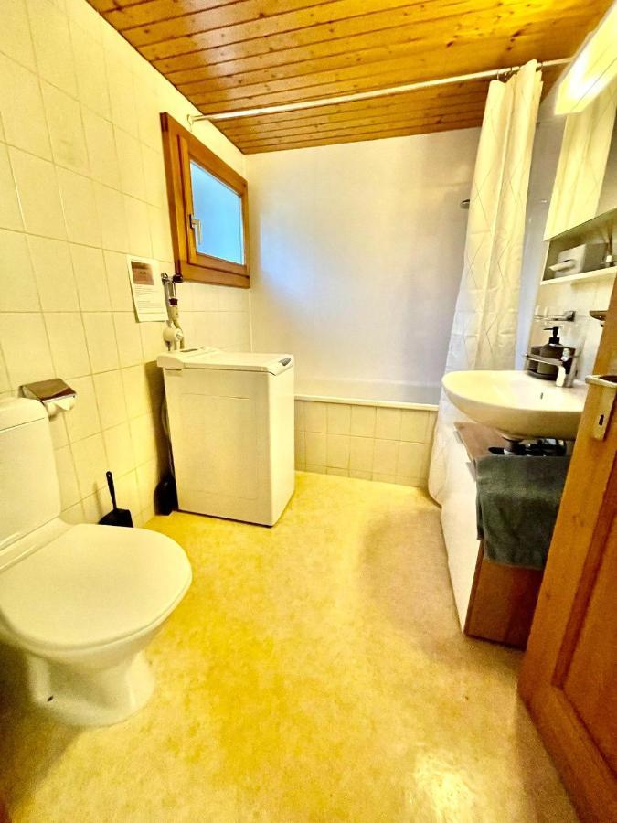 Schoene Ferienwohnung Mit Seeblick Thun Exteriör bild