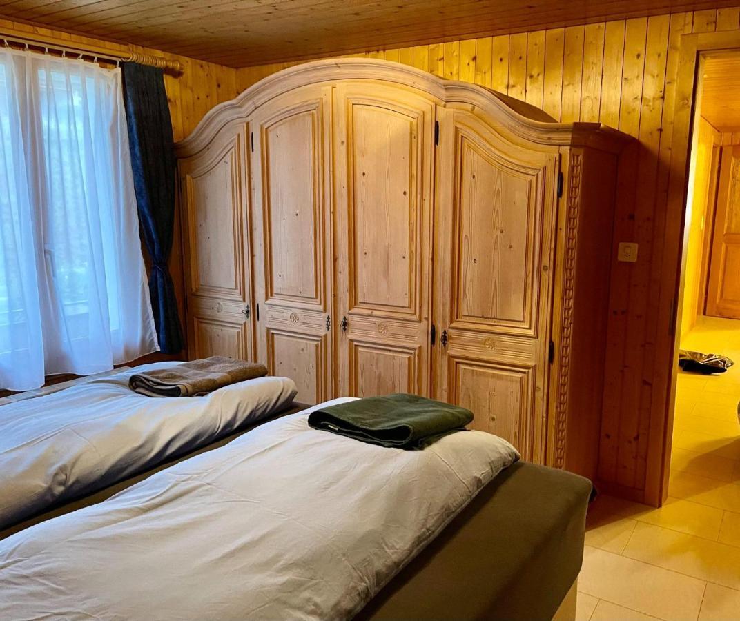Schoene Ferienwohnung Mit Seeblick Thun Exteriör bild