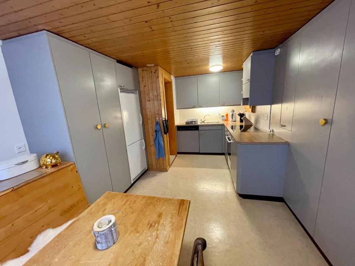 Schoene Ferienwohnung Mit Seeblick Thun Exteriör bild