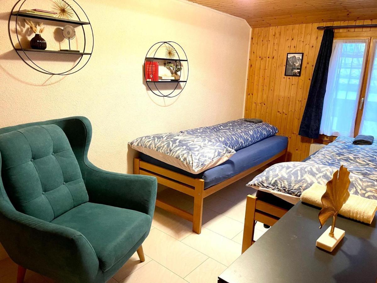 Schoene Ferienwohnung Mit Seeblick Thun Exteriör bild