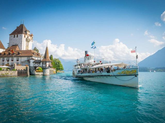 Schoene Ferienwohnung Mit Seeblick Thun Exteriör bild