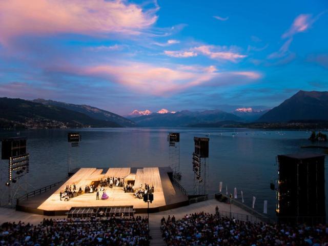 Schoene Ferienwohnung Mit Seeblick Thun Exteriör bild